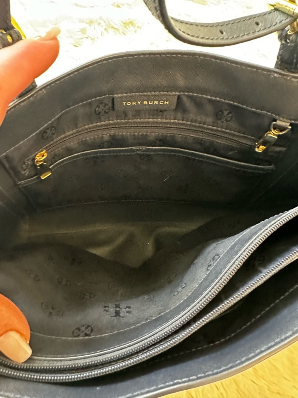Tory Burch York Buckle Navy Blue Leather Tote Bag - Picture 4 of 10